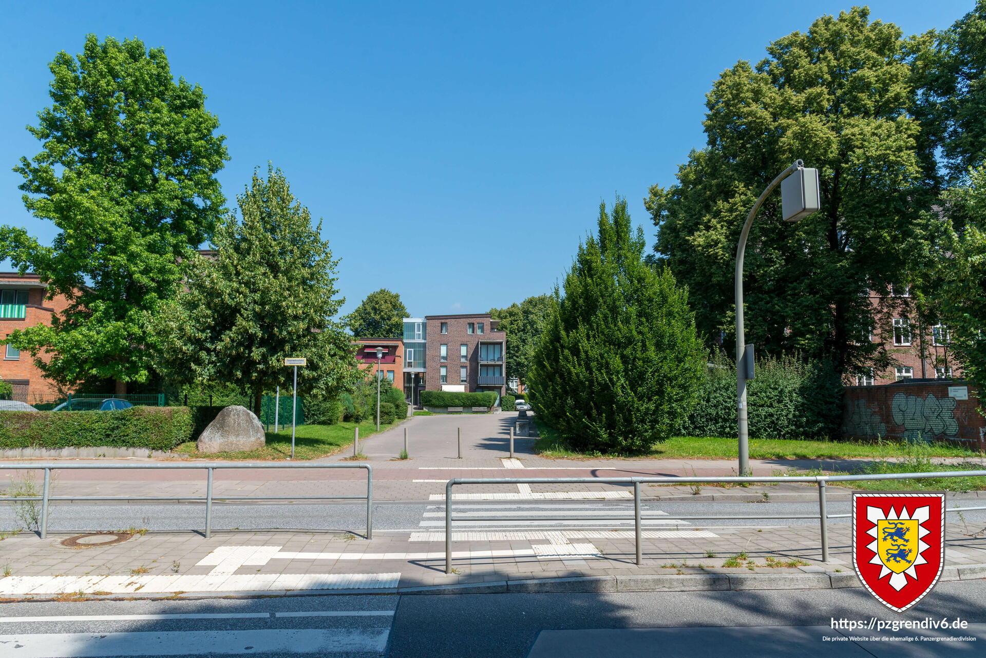 Ehemaliger Eingang der Graf-Goltz-Kaserne von außen (2016)