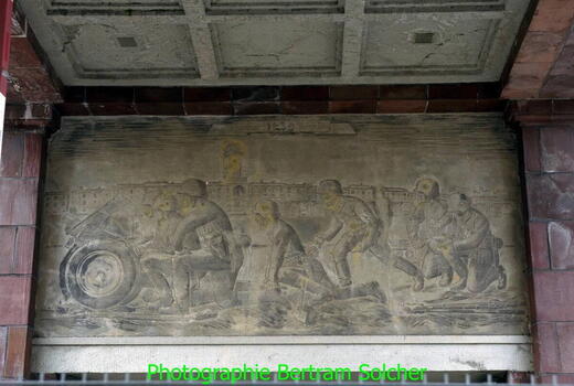 Wandbild "1939 Eroberung der polnischen Festung Brest " am Tor der ehemaligen Graf-Goltz-Kaserne