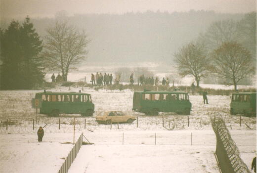 Demonstranten beim Ostermarsch am SAS Kellinghusen (1982)