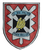 Ein Wappen mit einem Eichenblatt und der Inschrift "Si vis pacem, para bellum" prangt auf rotem Hintergrund.