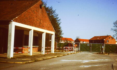 Haupttor der ehemaligen Briesen-Kaserne von innen (1998 - Archiv Brandes)