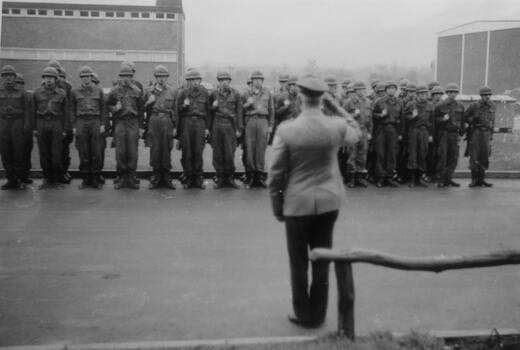 Vergatterung durch Bttr-Chef Hptm. Günther 1967