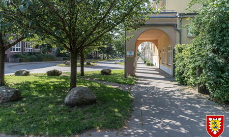 Eingangsportal der umgebauten Boehn-Kaserne (2016)