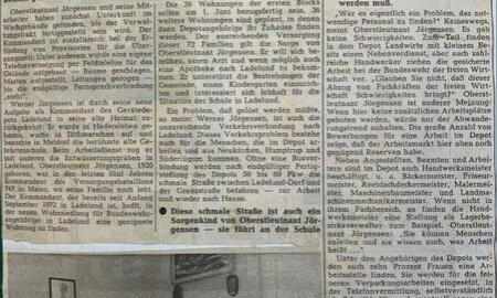 Zeitungsartikel von 1972 beschreibt das Gerätedepot in Ladelund; darunter ein Schwarz-Weiß-Foto von Oberstleutnant Jörgensen.