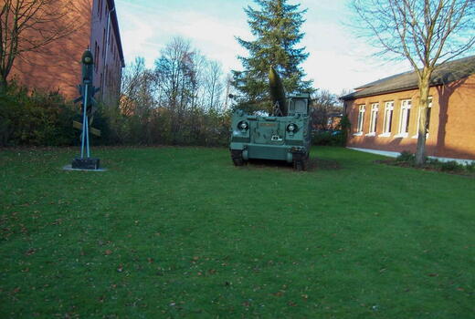 Sockelfahrzeug LANCE RakWrf des RakArtBtl 650 in der Liliencron-Kaserne in Kellinghusen (2004)