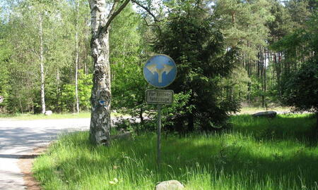 Wegweiser für Kettenfahrzeuge auf dem Standortübungsplatz Wittenborn (2008)