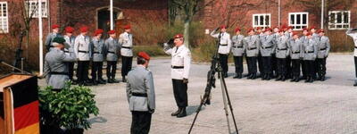 Übergabe der NschKp 510 an Major Hoffmann
