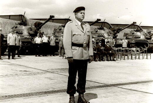 Bataillonsübergabe von OTL Fleckenstein an OTL Nessel in der Graf-Goltz-Kaserne (1976-07)