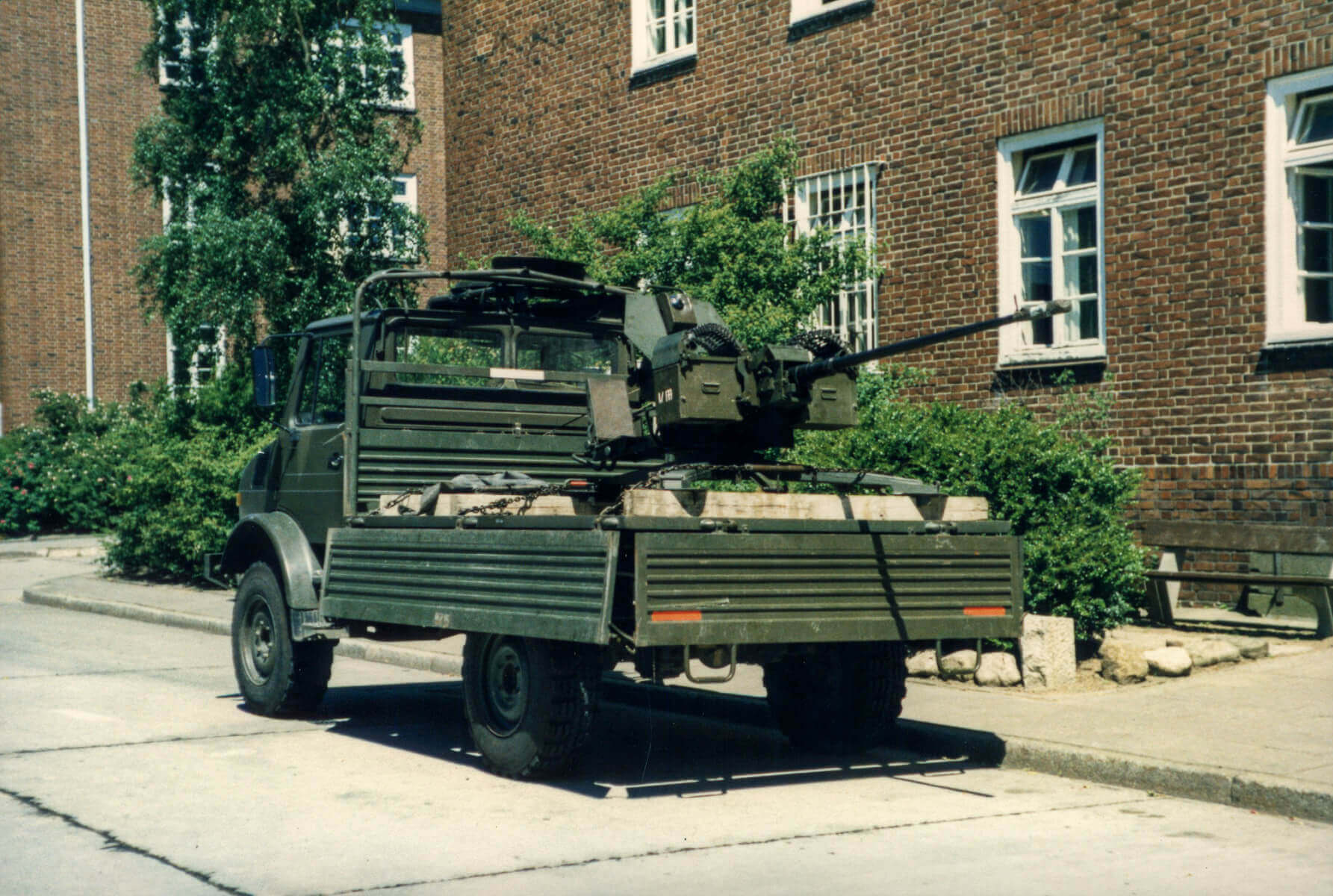FK20 auf Unimog 2to in der Boehn-Kaserne in Hamburg vom Sicherungszug des PzArtBtl 177